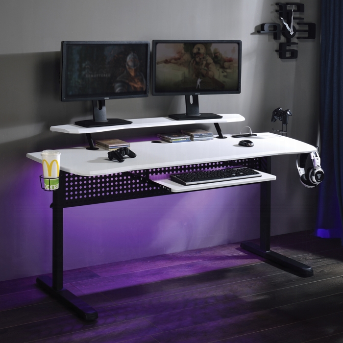 Vildre Gaming Desk W/USB