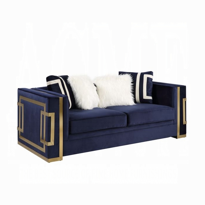 Virrux Loveseat W/4 Pillows