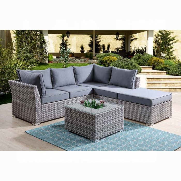 Laurance Patio Sectional Sofa & Cocktail Table